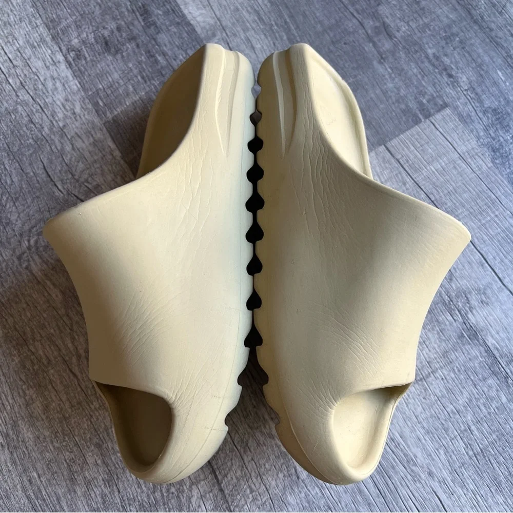Adidas Yezzy Beige Slide Sandals Size 10